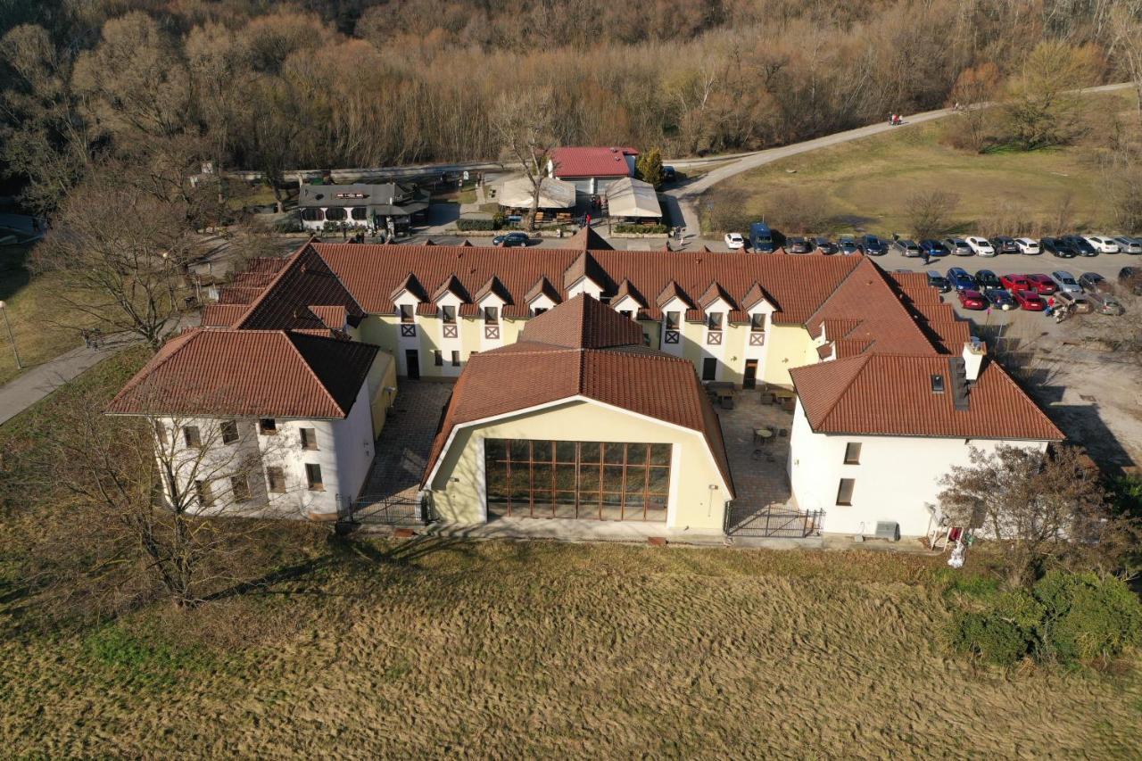 ברטיסלאבה Hotel Hradna Brana מראה חיצוני תמונה