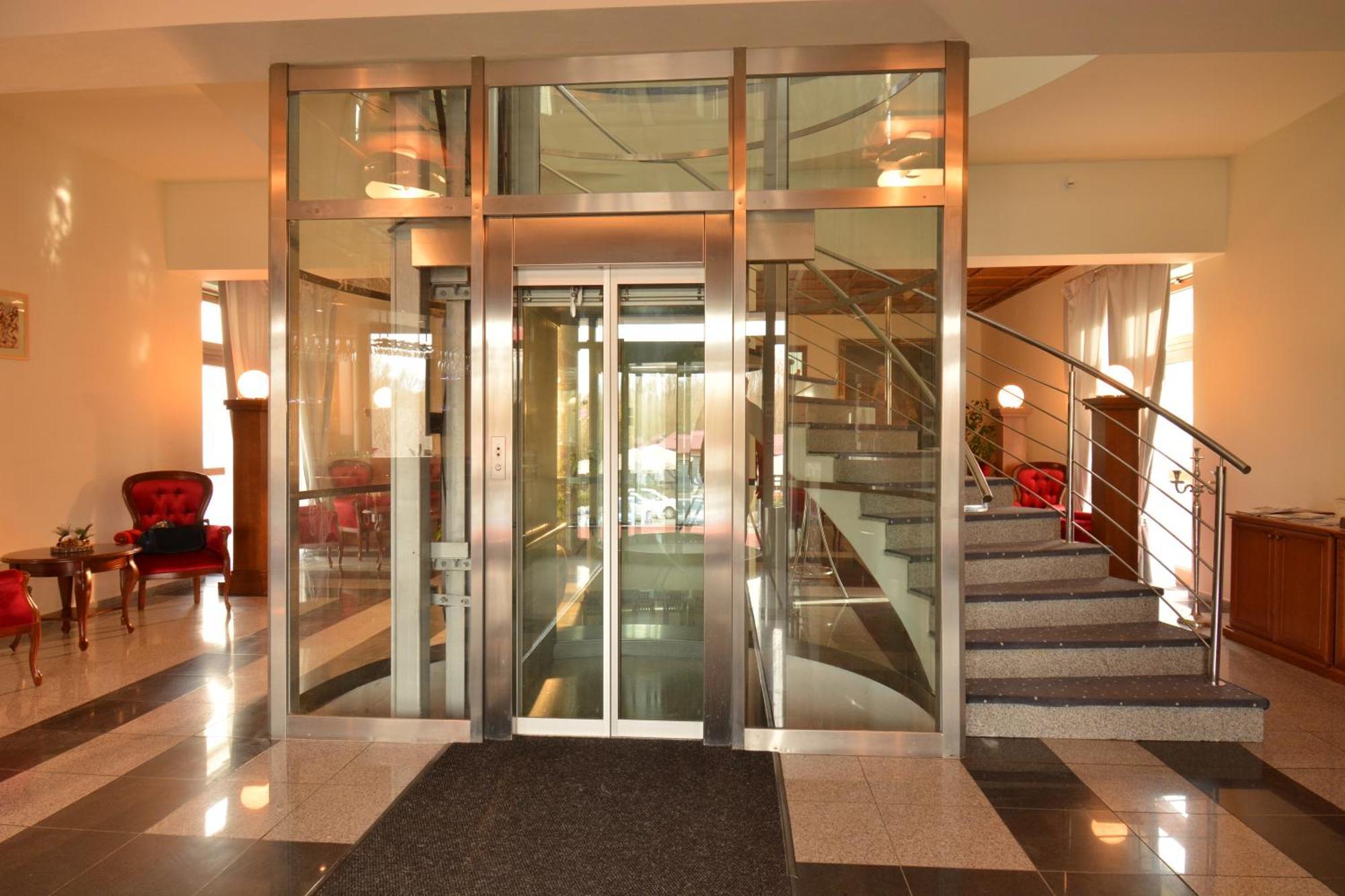 ברטיסלאבה Hotel Hradna Brana מראה חיצוני תמונה